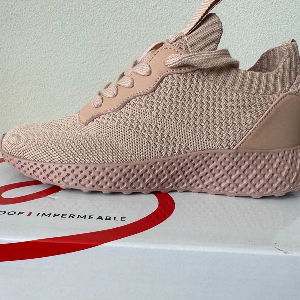 Blondo Women's Shara Waterproof Blush Sneaker Size 5.5 - Picture 7 of 9